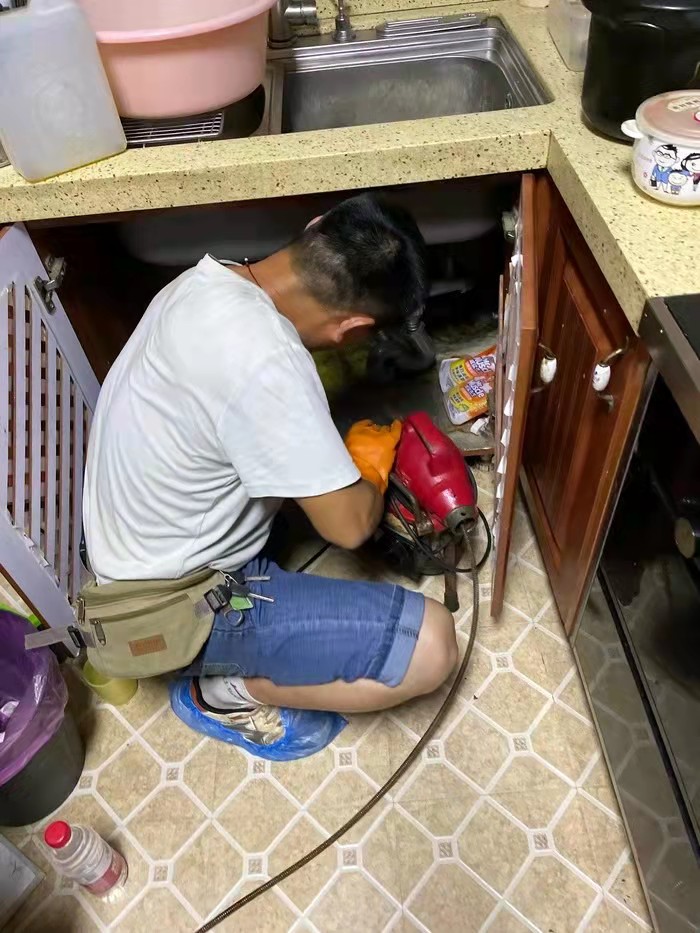 德令哈通下水道